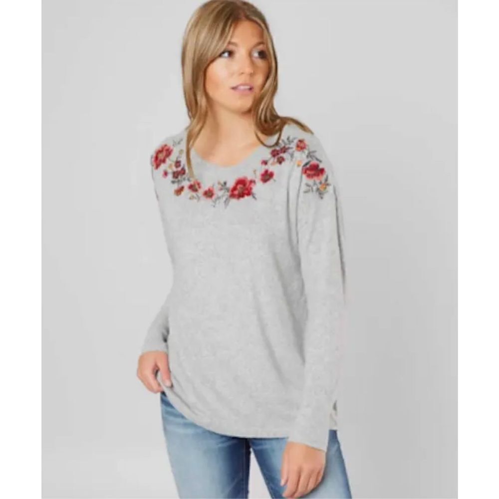 Buckle Light Gray Sweater Top with Red Floral Embroidery